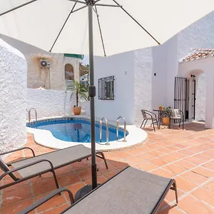 Holiday home Lovely House With Private Pool In Burriana!, Nerja